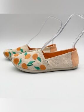 Kids Canvas Shoes with Orange and Green Design